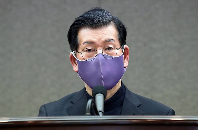 '굿바이, 이재명' 저자 장영하 변호사가 지난 2022년 4월 7일 서울 중구 프레스센터에서 기자회견을 하고 있다. 뉴시스