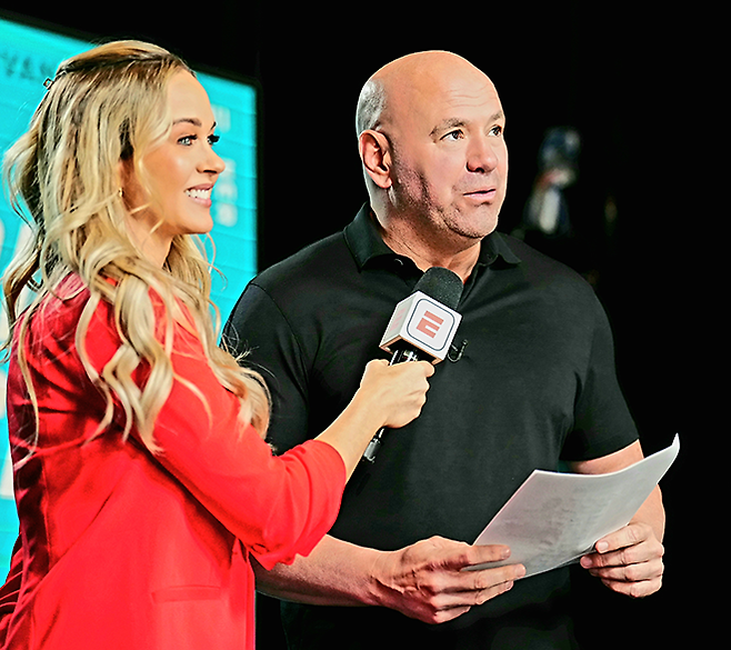 데이나 화이트 UFC 회장 겸 CEO가 2025년 9월 직접 주최한 오디션 Contender Series 시즌9 6주차를 생중계한 스포츠채널 ESPN+와 계약 결과 인터뷰를 통해 누구를 무슨 이유로 영입하는지 설명하고 있다. 사진=TKO
