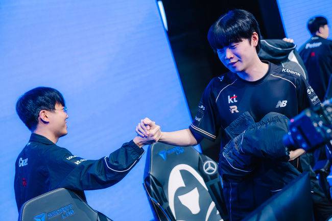 라이엇게임즈 플리커.