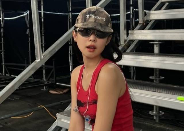 블랙핑크 멤버 제니가 몽벨 선글라스를 착용했다. 제니 인스타그램 캡쳐