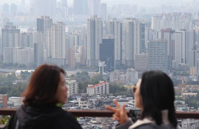 20일 서울 남산에서 바라본 아파트 단지의 모습. 연합뉴스.