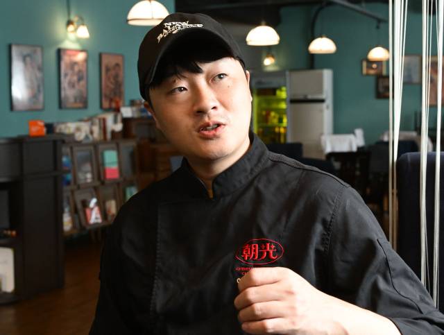 조광효 셰프가 22일 서울 송파구에 위치한 중식당 ‘조광201’에서 진행된 서울경제신문과의 인터뷰에서 요리 철학을 설명하고 있다. 성형주 기자