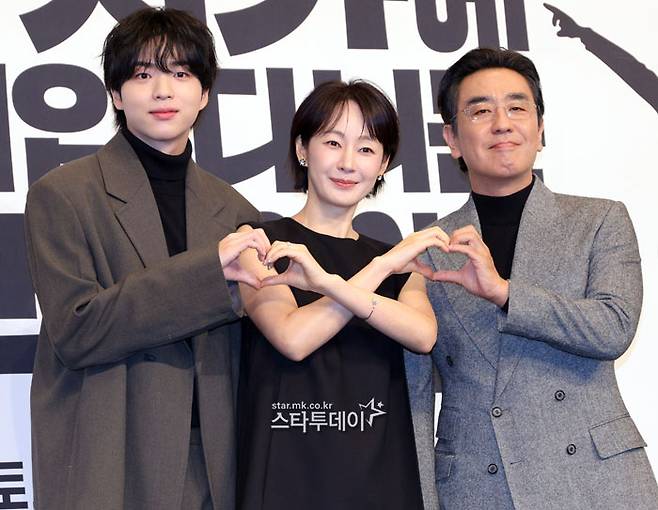 ‘김부장 이야기’ 제작발표회에 참석한 차강윤, 명세빈, 류승룡. 사진| 유용석 기자