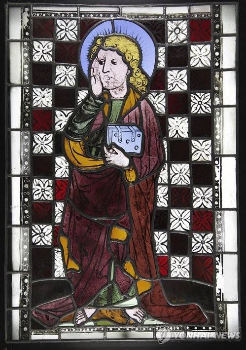 세례 요한 스테인드글라스. 체코 보헤미아 유리 [국립중앙박물관 제공. 재판매 및 DB금지]