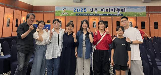 (왼쪽부터)아빠 박성백 씨, 둘째 하영, 첫째 하람, 엄마 김지현 씨, 다섯째 하윤, 넷째 하온, 막내 하준, 셋째 하진. 박성백 씨 제공