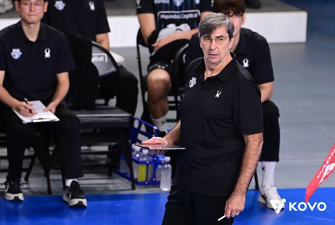필립 블랑 감독. 사진 | 한국배구연맹