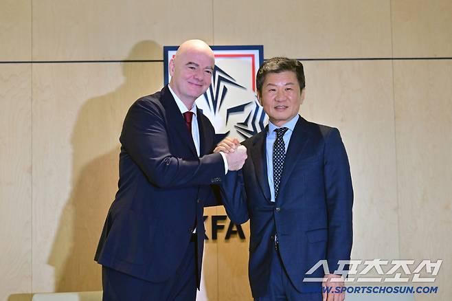 축구회관/ 인판티노 FIFA회장 협회 방문/ 지아니 인판티노 FIFA회장,정몽규 대한축구협회장/ 사진 홍석균
