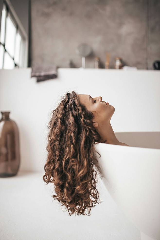 소화불량을 유발하는 식사 후 목욕 이미지 Unsplash