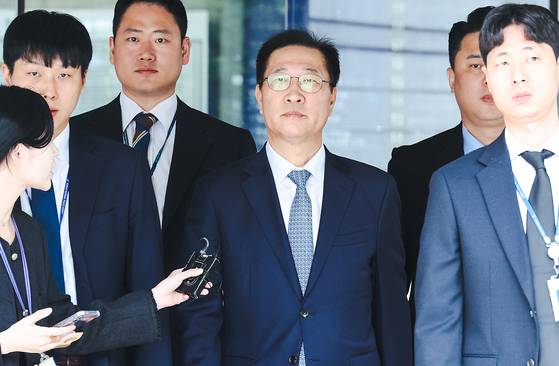 박성재 전 법무부장관이 14일 오후 서울 서초구 서울중앙지방법원에서 열린 구속 전 피의자심문(영장실질심사)을 마치고 법원을 나서고 있다. 우상조 기자. 2025.10.14.