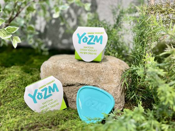 GS25가 외국인 인기 1위 요거트에 말차 트렌드를 더한 ‘요즘(YOZM) 저당 말차 그릭요거트’를 출시한다. 사진 GS리테일