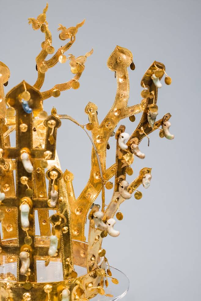 서봉총 금관 세부.