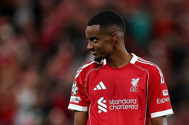 리그 역대 최고 이적료로 리버풀 유니폼을 입은 알렉산더 이삭이 부상으로 쓰러졌다. 사진은 리버풀에서 활약 중인 이삭. /사진=로이터