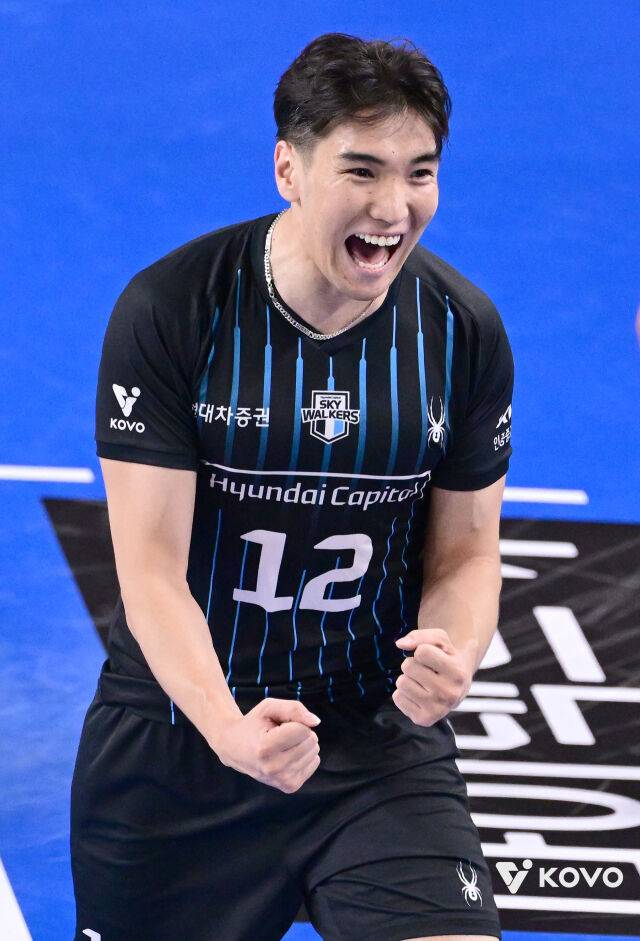 바야르사이한/KOVO