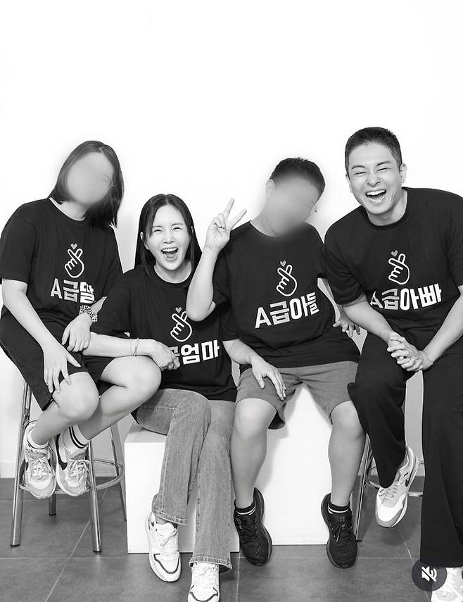 [서울=뉴시스] 장영란이 가족 사진을 공개했다. (사진=장영란 인스타그램 캡처) 2025.10.23. photo@newsis.com *재판매 및 DB 금지