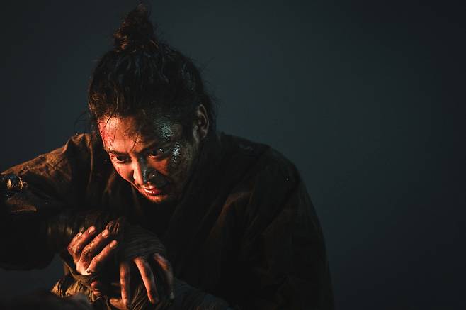 디즈니+ 시리즈 '탁류'는 조선의 돈과 물자가 모여드는 경강(한강)을 배경으로, 혼탁한 세상 속에서도 사람답게 살고자 서로 다른 꿈을 꾸는 인물들의 운명을 그린 작품이다. 월트디즈니 컴퍼니 코리아 제공