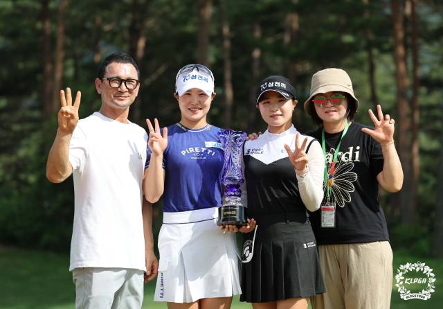 고지우의 통산 3승 때 함께한 가족.