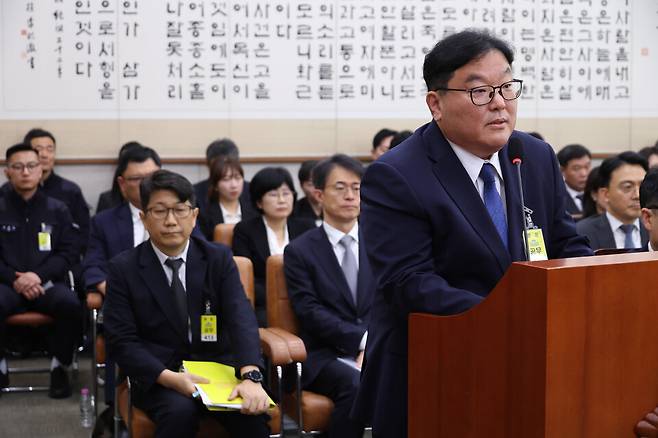 엄희준 광주고검 검사가 10월23일 국회 법제사법위원회에서 열린 서울고등검찰청·서울중앙지방검찰청 등에 대한 국정감사에서 의원 질의에 답변하고 있다. ⓒ 시사저널 박은숙