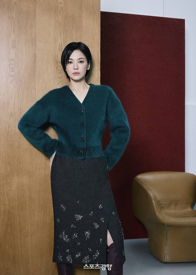 화보 촬영을 진행하고 있는 배우 송혜교. 미샤 제공