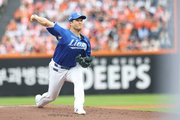 10월 19일 플레이오프 1차전 당시 최원태의 투구 모습. (사진=삼성)