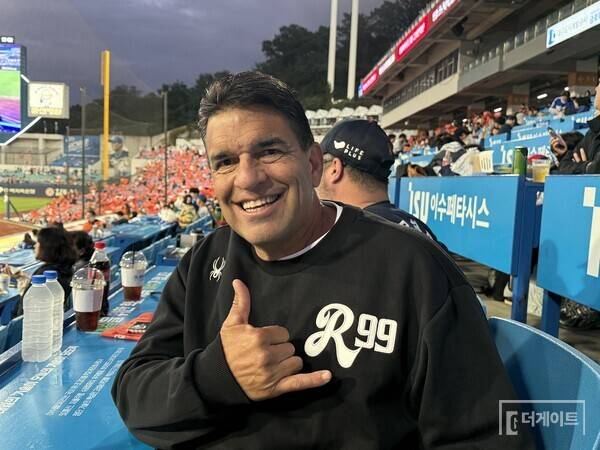 대구에서 플레이오프 4차전을 앞두고 스포츠춘추와의 인터뷰에 응한 한화 코디 폰세의 아버지. (사진=박승민 기자)