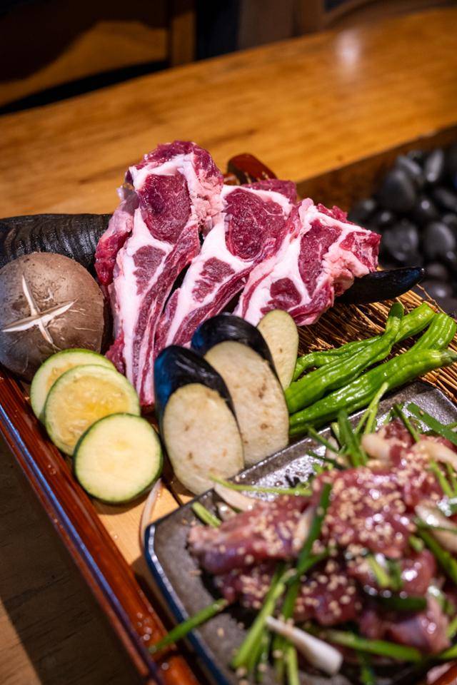 고력당의 메뉴는 크게 구이, 불고기, 탕, 전골이다. 장준우 제공