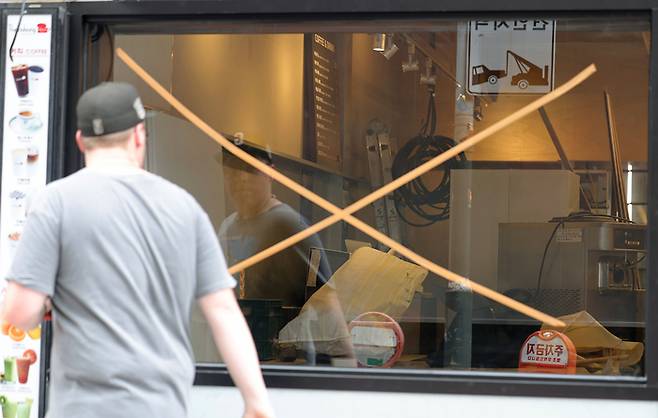 서울 명동 거리의 한 점포가 텅 비어 있다.2025.7.6 [사진=연합뉴스]