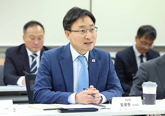 임광현 국세청장이 24일 한국인공지능·소프트웨어산업협회와 현장소통 간담회를 진행하고 있다. /사진=국세청 제공.