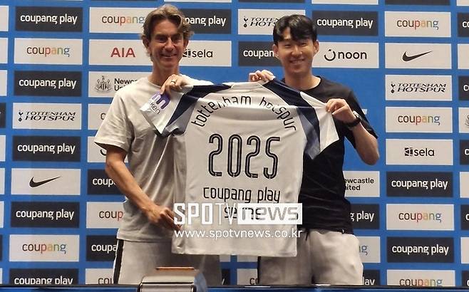 ▲ 베컴법 조항으로 손흥민의 다음 행선지로는 AC밀란이 가장 유력하게 꼽히지만, 친정팀 토트넘 홋스퍼 복귀 가능성도 배제할 수 없다. 바이에른 뮌헨 역시 후보로 언급된다. 팬들 사이에서는 여전히 ‘손흥민 복귀’를 염원하는 목소리가 크다.