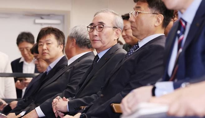 지난 9월 11일 소액결제 피해 관련 기자 브리핑에 참석한 김영섭 KT 대표. [사진 | 뉴시스]