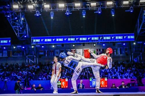 김유진(오른쪽)의 여자 57㎏급 결승 경기 장면. [세계태권도연맹 제공. 재판매 및 DB 금지]