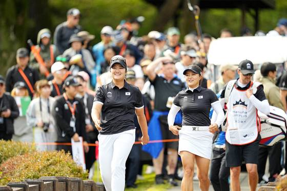 한국 대표팀 유해란과 고진영(왼쪽부터). (LPGA 제공)
