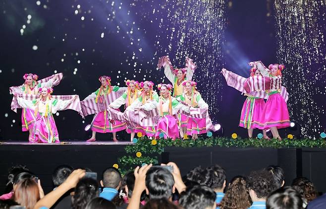 고양콘의 또 다른 상징인 킨텍스에서 열린 2025 국제청소년연합 월드 캠프 공연. [사진 고양시]