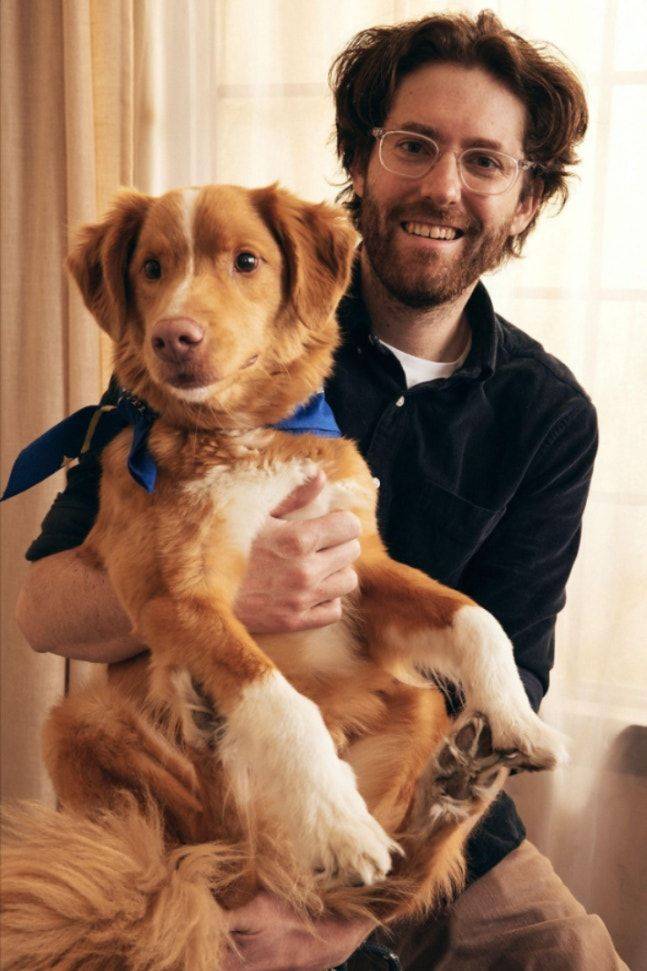 벤 레온버그(왼쪽) 감독과 반려견 인디. 찬란 제공