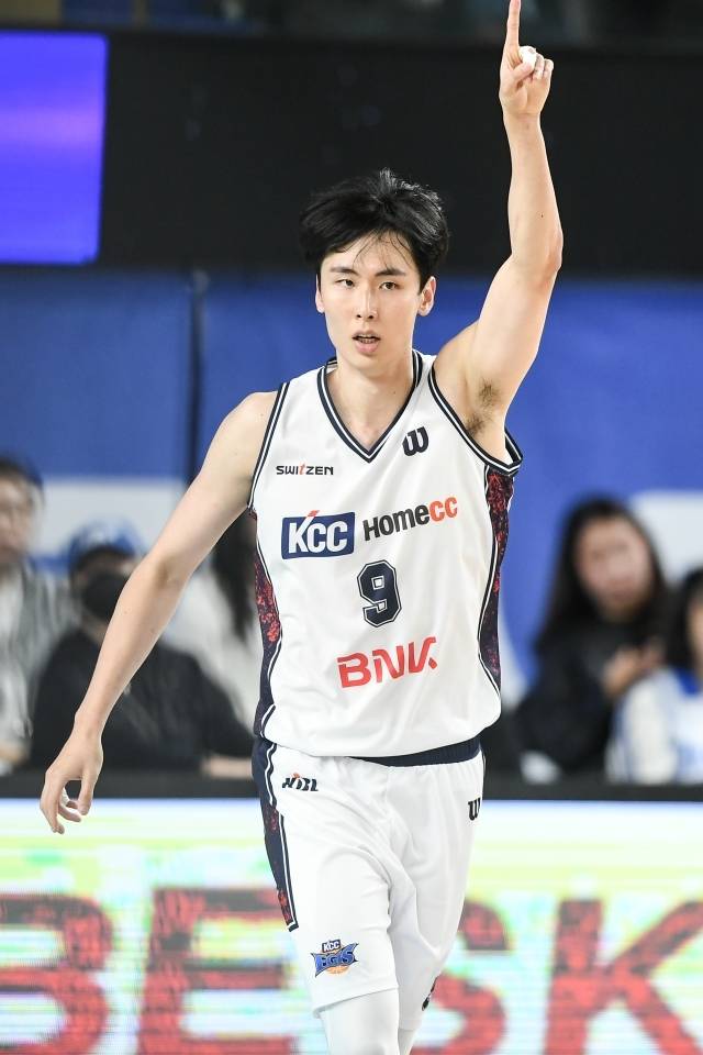 송교창은 장재석과 함께 KCC의 상승세를 이끌었다. 사진=KBL 제공
