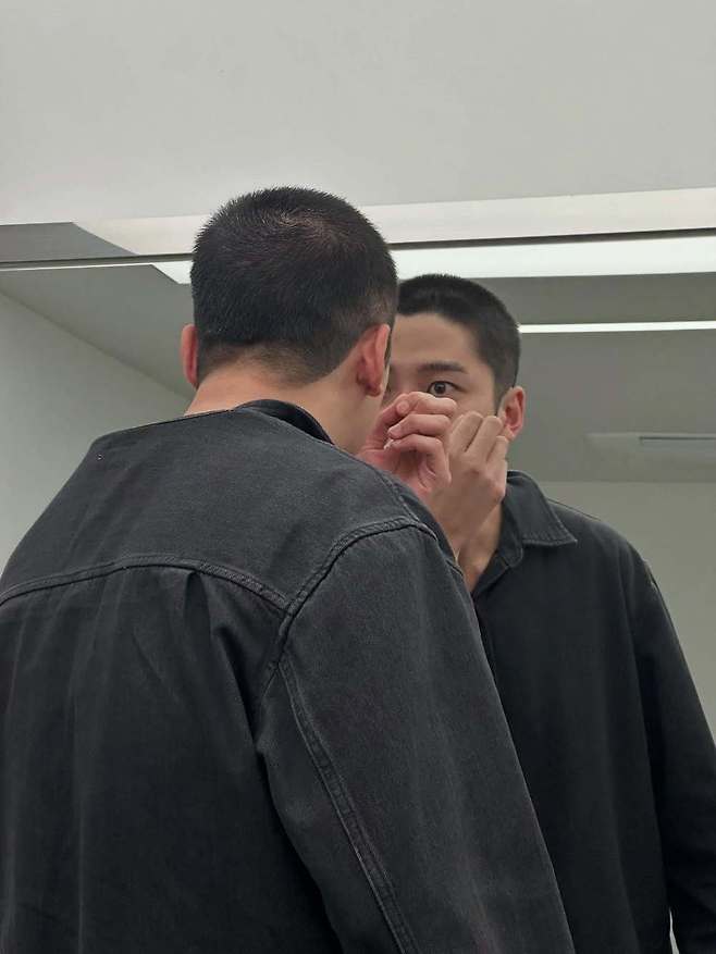 사진＝로운 소셜미디어