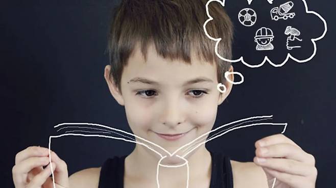 새로운 배운 것을 잘 기억하기 위해서는 연령대별로 다른 기억 전략을 활용해야 한다는 연구 결과가 나왔다.  언스플래쉬 제공