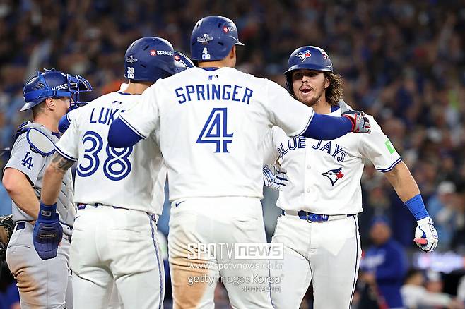 ▲ 6회 대타 만루 홈런으로 팀에 승기를 안겨준 애디슨 바저