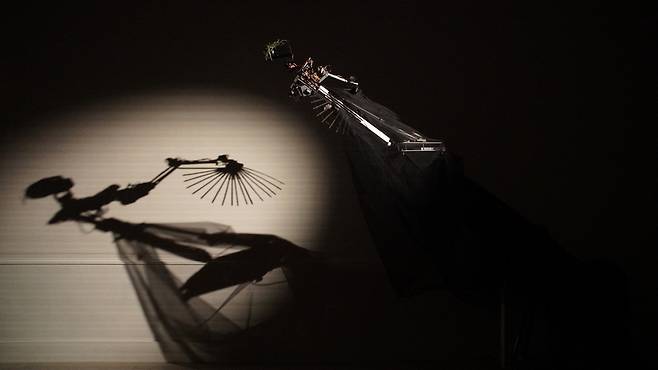 권병준 作 AI 기반 로봇 퍼포먼스 '아해'. <경기문화재단 제공>