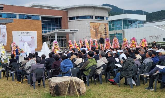흉상 제막식에서 정세균 공동위원장이 인사말을 하고 있다. 사진=임장훈 기자