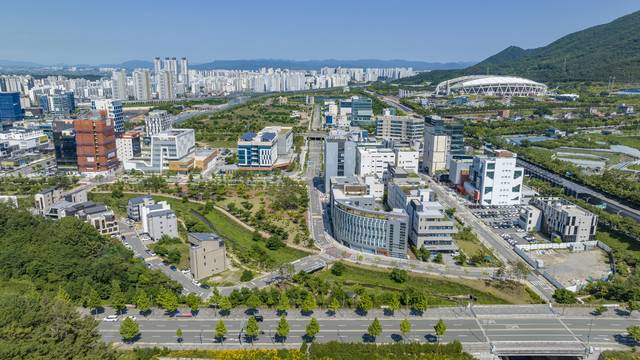 현재 수성알파시티에는 정보통신 및 소프트웨어 기업 300여 개사가 입주해 연간 1조 원에 달하는 매출을 올리고 있다. 대구경북경제자유구역청 제공.
