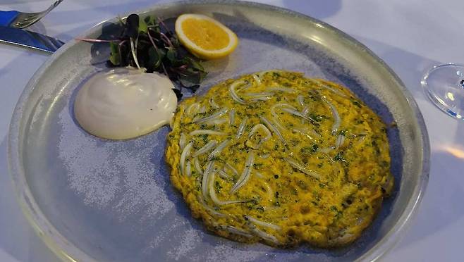 한국의 실치와 비슷한 화이트베이트 프리터 / 사진=김소은