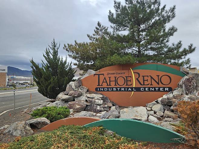 네바다 스토리카운티에 위치한 타호-리노 산업 지구(Industrial Center) 표식. 이 곳에는 테슬라 기가 팩토리 뿐만 아니라 빅테크 데이터 센터와 물류센터 등이 밀집해 있다./사진=이미호기자