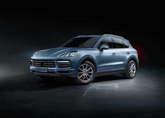 포르쉐 카이엔.