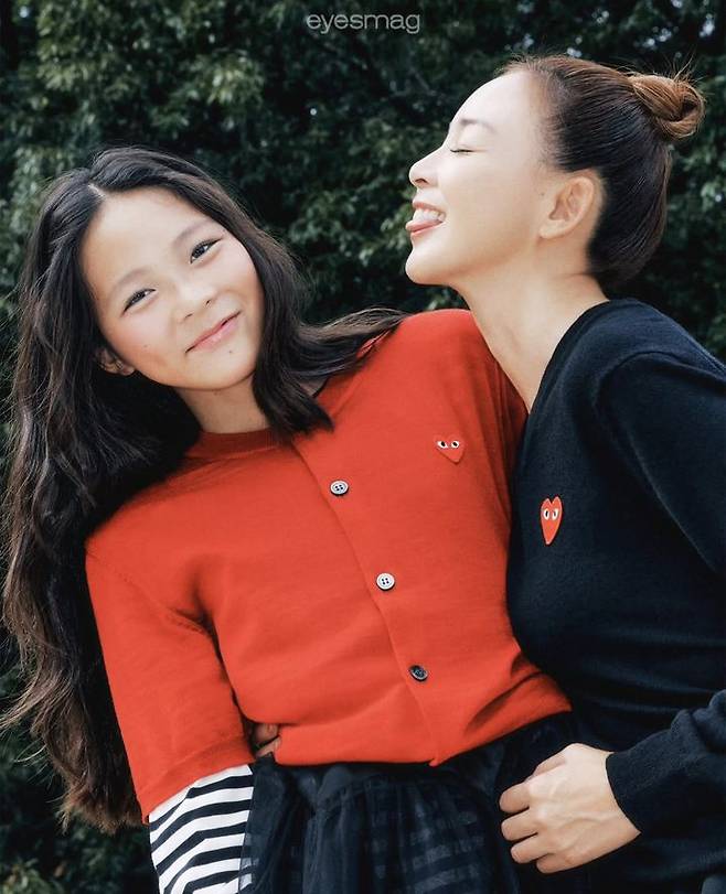 [서울=뉴시스] 추사랑, 야노 시호. (사진=아이즈 매거진 제공, 추사랑 인스타그램 캡처) 2025.10.26. photo@newsis.com *재판매 및 DB 금지