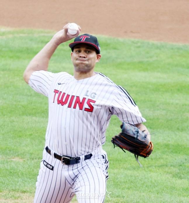 LG 외국인 투수 요니 치리노스. /사진=강영조 선임기자