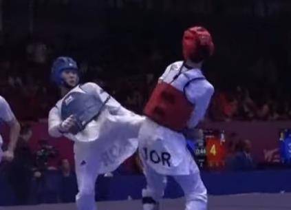 경기 펼치는 서은수(왼쪽) [세계태권도연맹 중계 화면 캡처. 재배포 및 DB 금지]