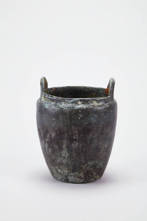 김해 대성동고분군에서 출토된 북방계 청동 솥(銅鍑). /국립김해박물관