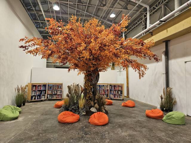 관람객이 책을 읽을 수 있는 책나무존. 김효정 기자