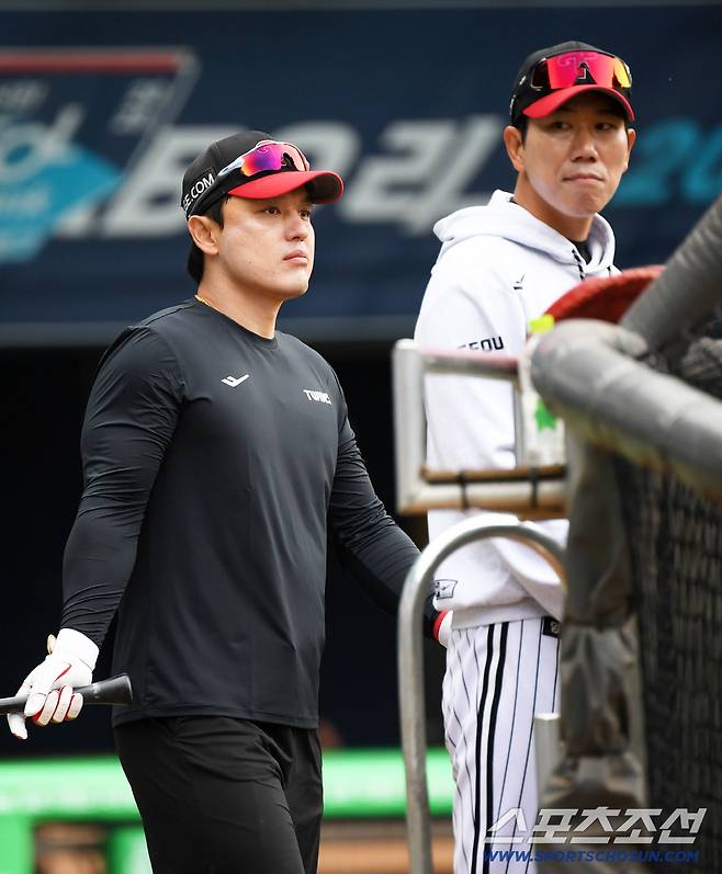 26일 잠실구장에서 열린 한국시리즈 1차전 LG 트윈스와 한화 이글스의 경기. LG 박동원이 타격 훈련을 하고 있다. 잠실=박재만 기자 pjm@sportschosun.com/2025.10.26/