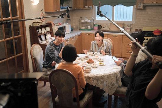 넷플릭스 드라마 ‘은중과 상연’은 김고은을 비롯해 박지현, 김건우 등 연기파 배우가 출연하며 극의 완성도를 높였다.